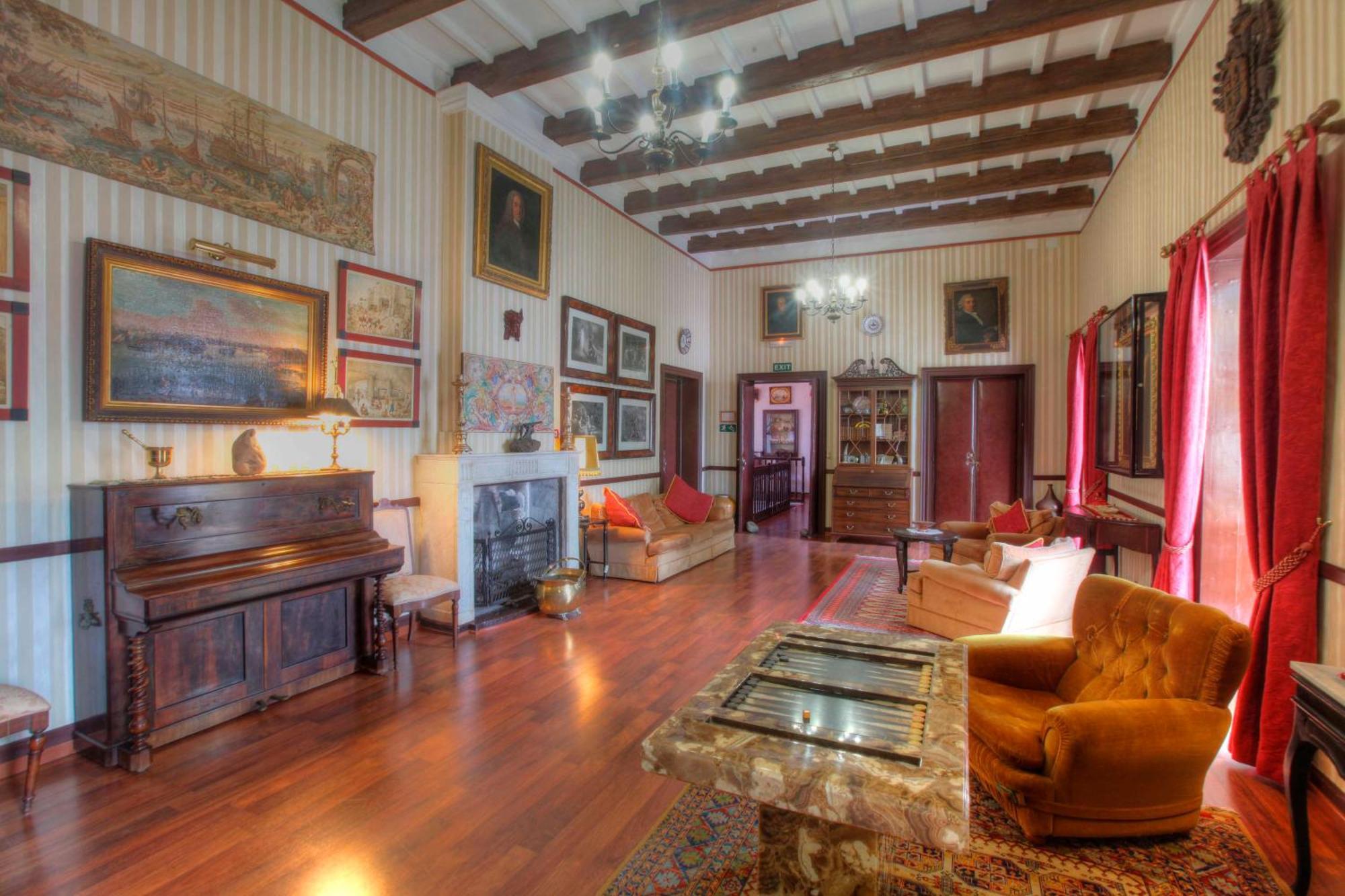 Hotel Del Almirante Es Castell  Interiør billede