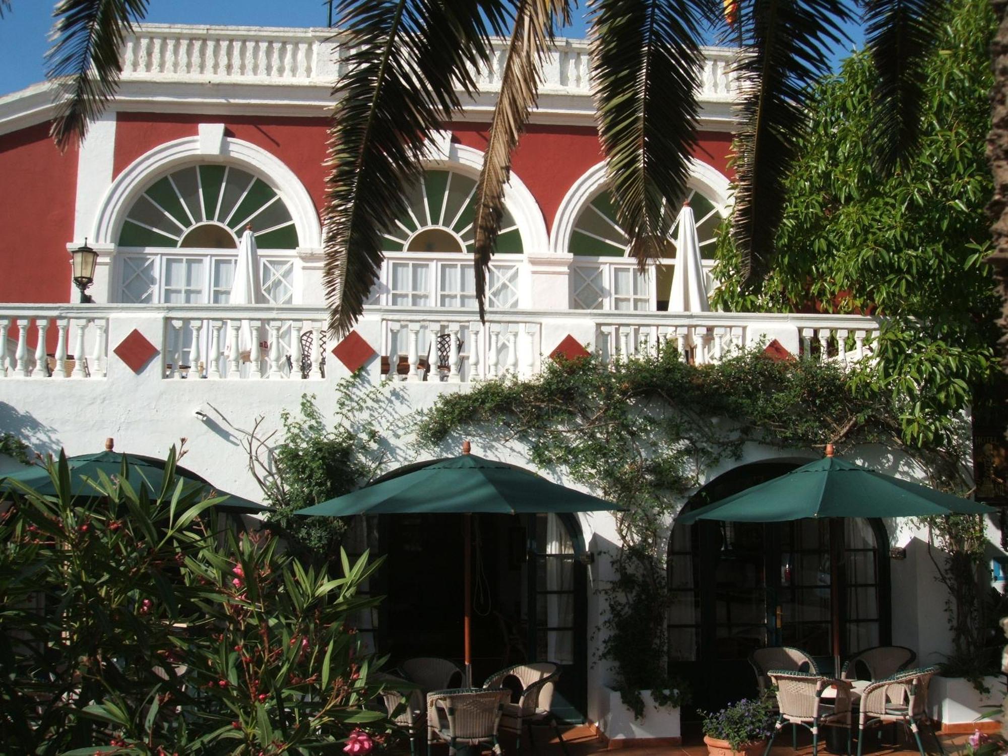 Hotel Del Almirante Es Castell  Eksteriør billede